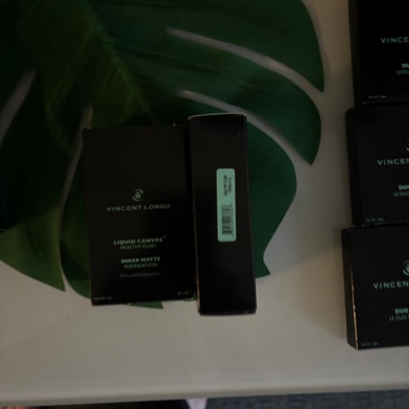 97 items Vincent Longo Assorted Cosmetics - Picture 10 of 16